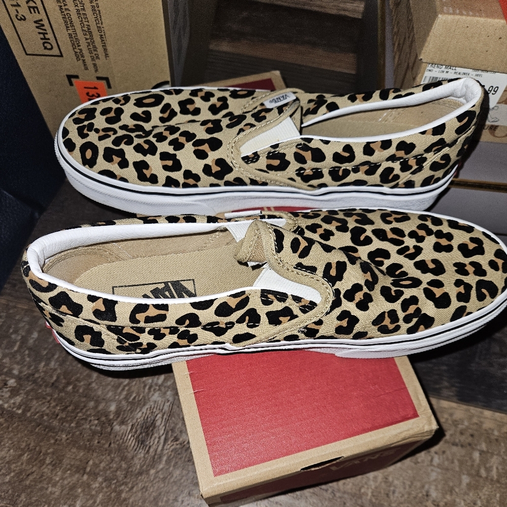 Leopard print Vans